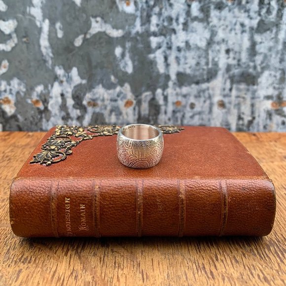 Me & Ro Sterling Silver Wide Paisley Band Ring - Picture 2 of 6